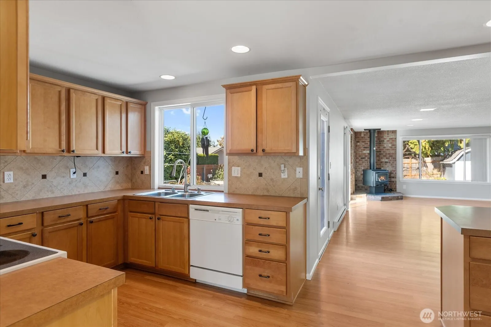 6921 188th Place SW, Lynnwood, WA 98036