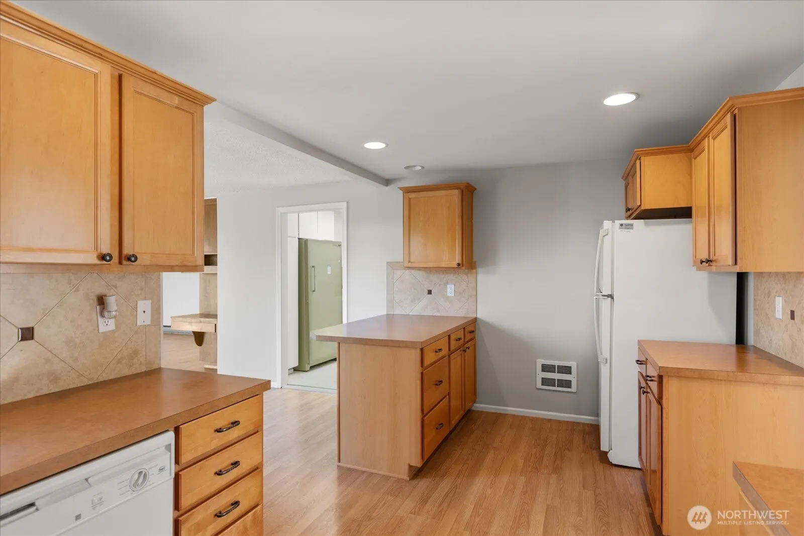 6921 188th Place SW, Lynnwood, WA 98036