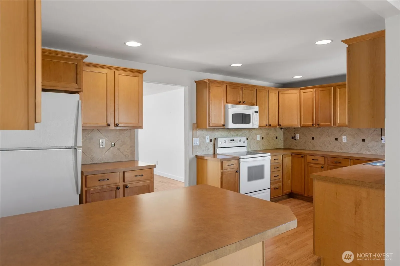 6921 188th Place SW, Lynnwood, WA 98036