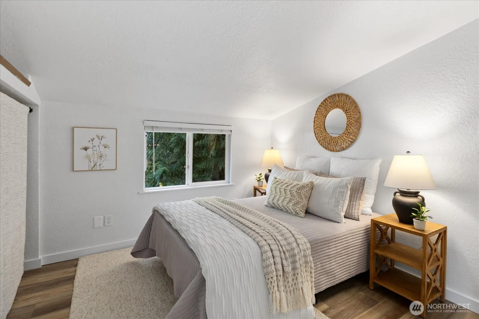 19014 19th Avenue W, Lynnwood, WA 98036