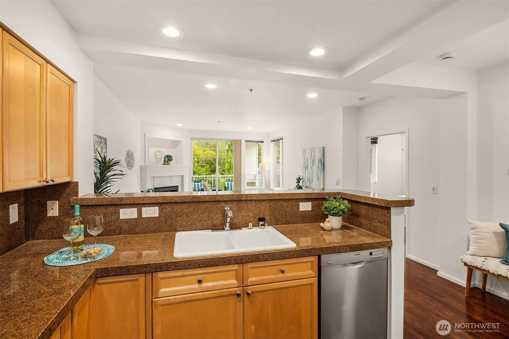 2220 132nd Ave SE #A308, Bellevue, WA 98005