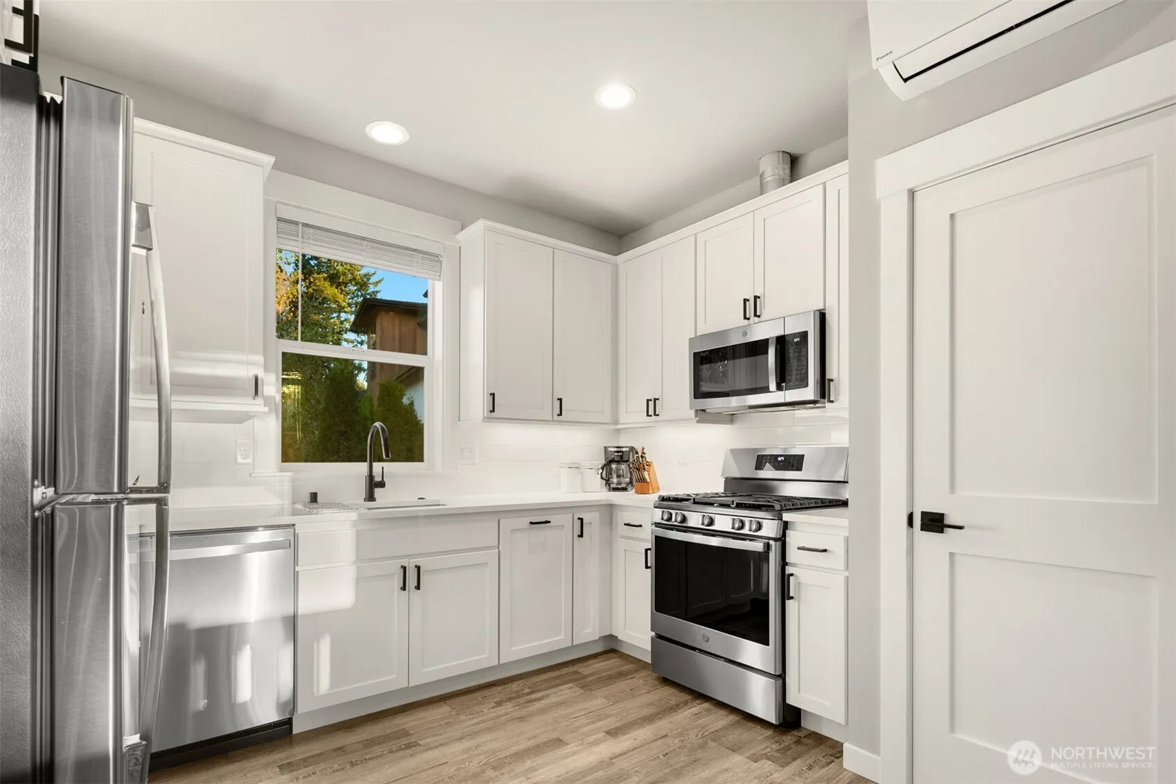 13005 NE 73rd Street #2, Kirkland, WA 98033