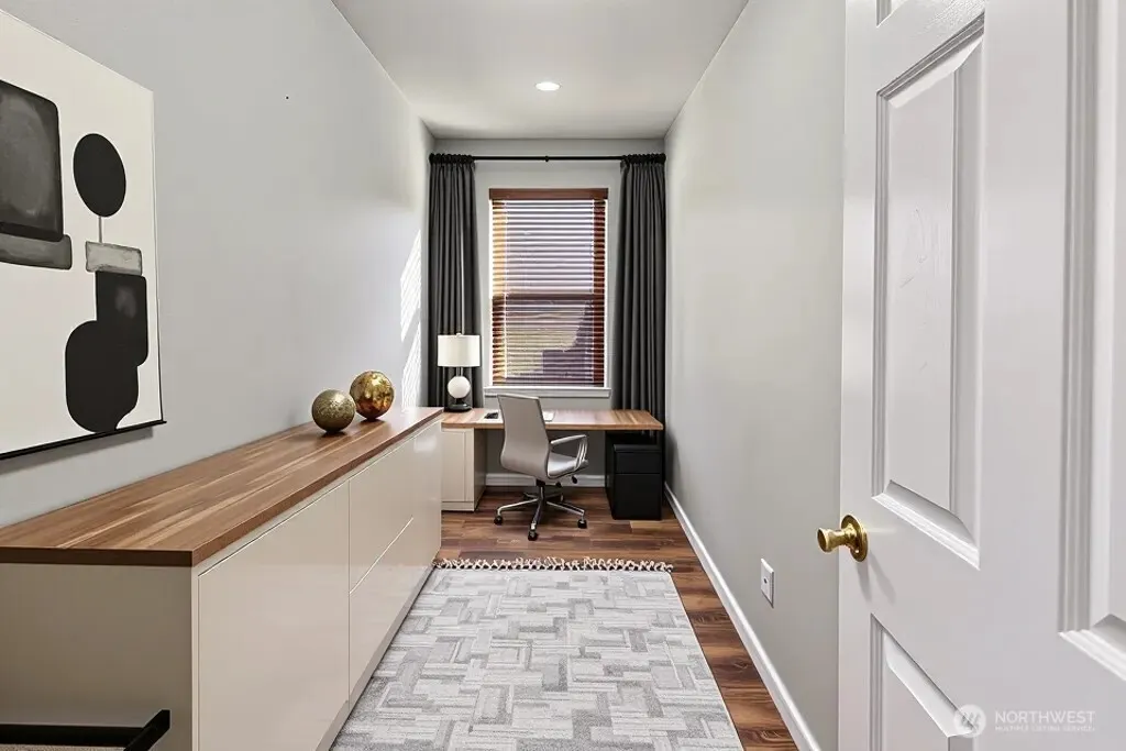 5502 NE 10th Street , Renton, WA 98059