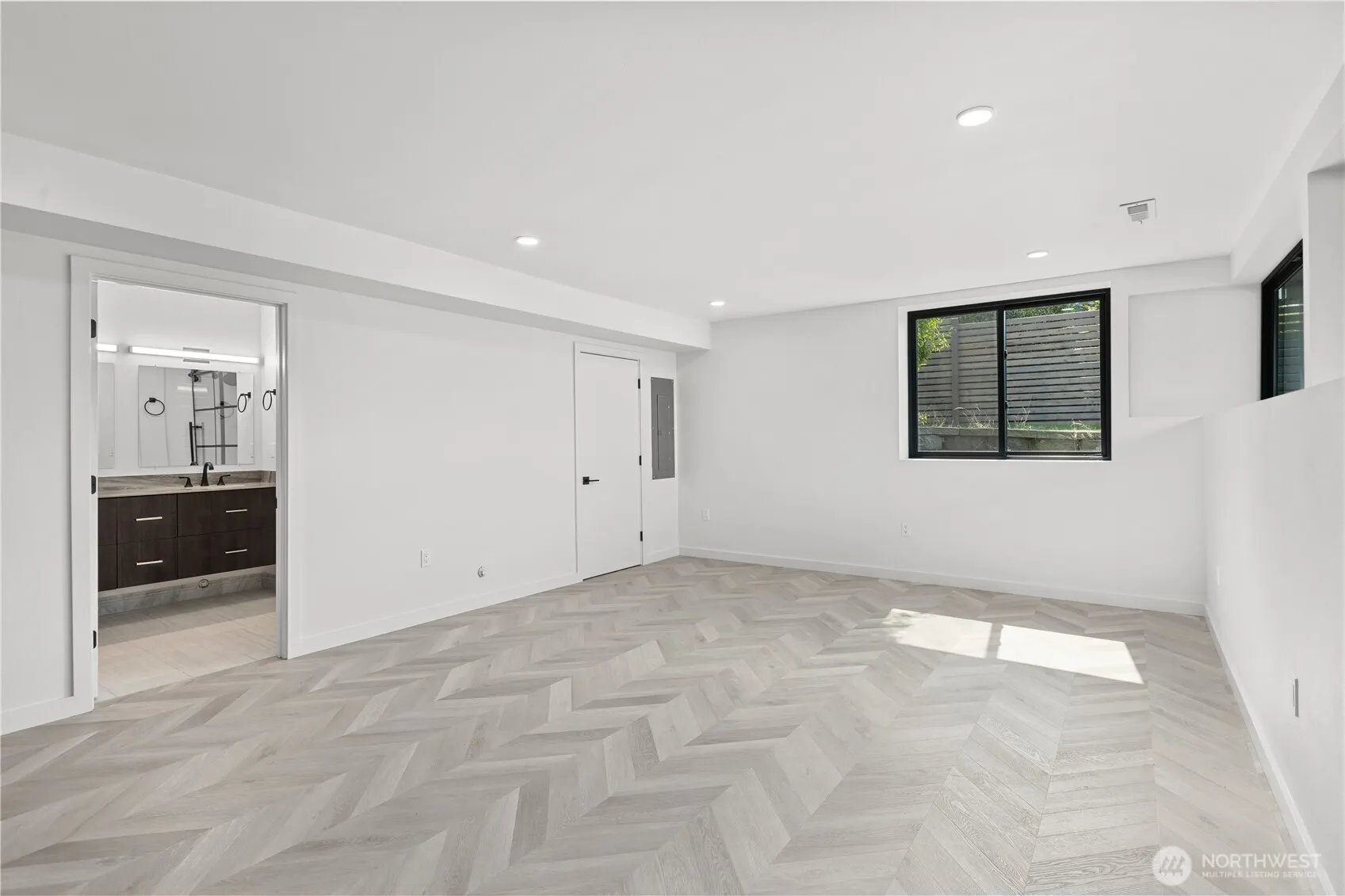 2032 123rd Avenue SE, Bellevue, WA 98005