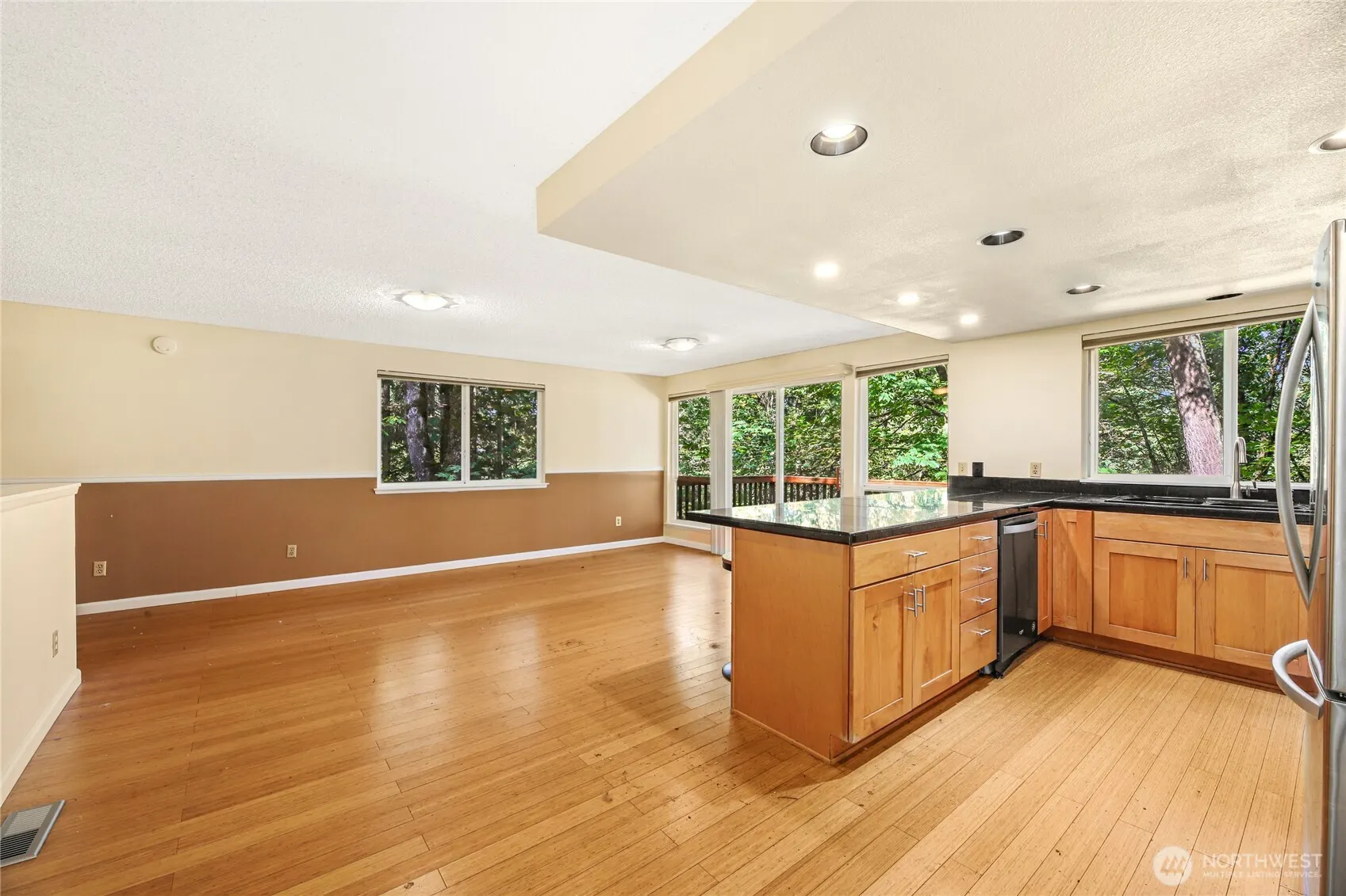 15604 SE 42nd Place , Bellevue, WA 98006