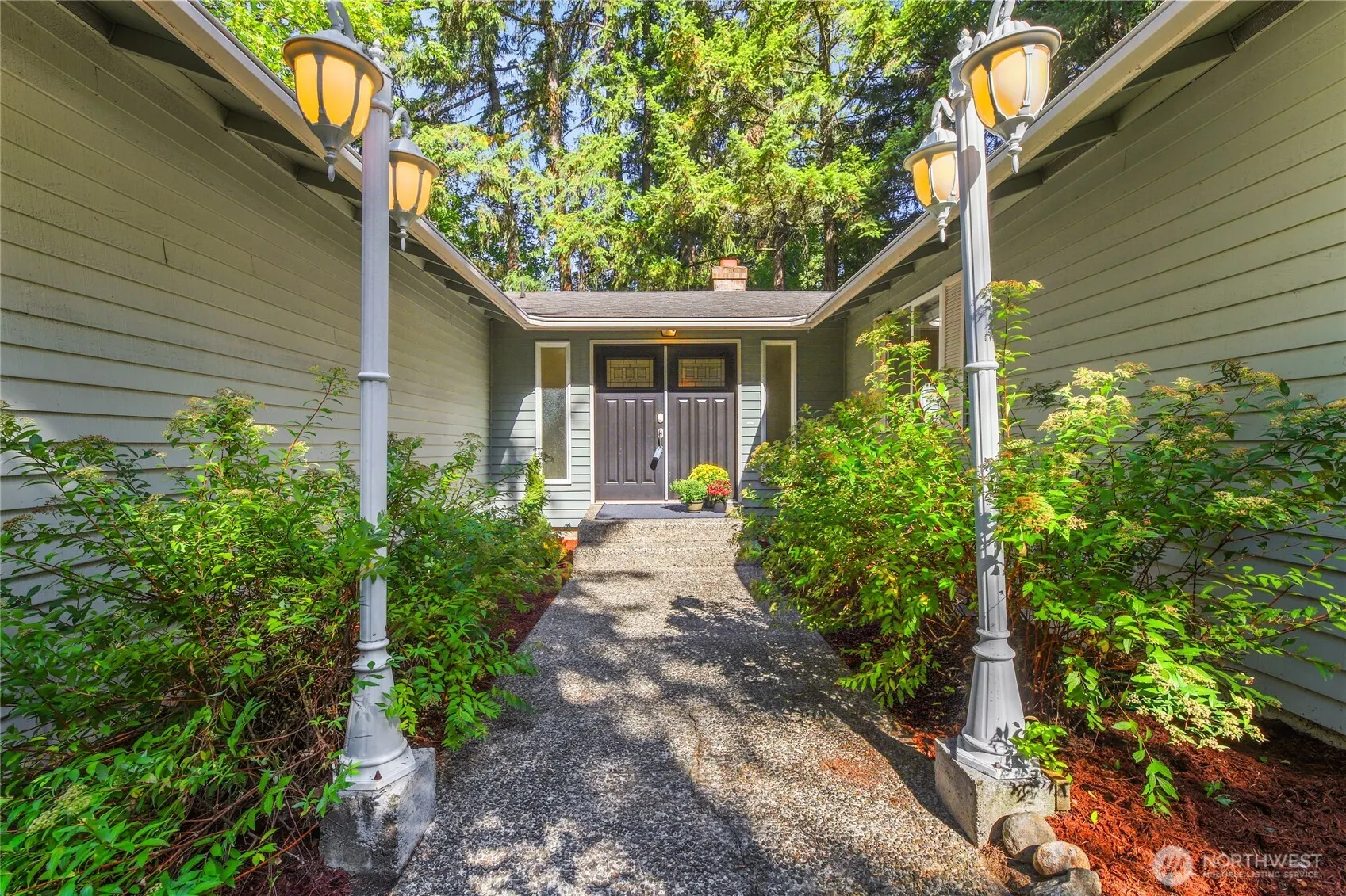 15604 SE 42nd Place , Bellevue, WA 98006