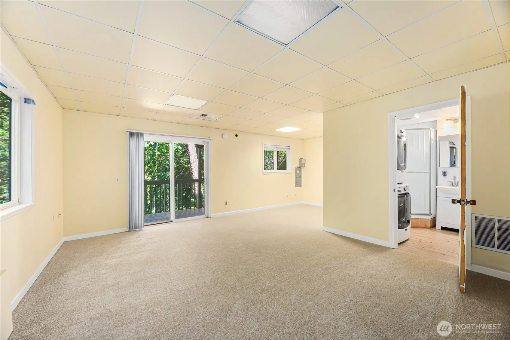 15604 SE 42nd Place , Bellevue, WA 98006