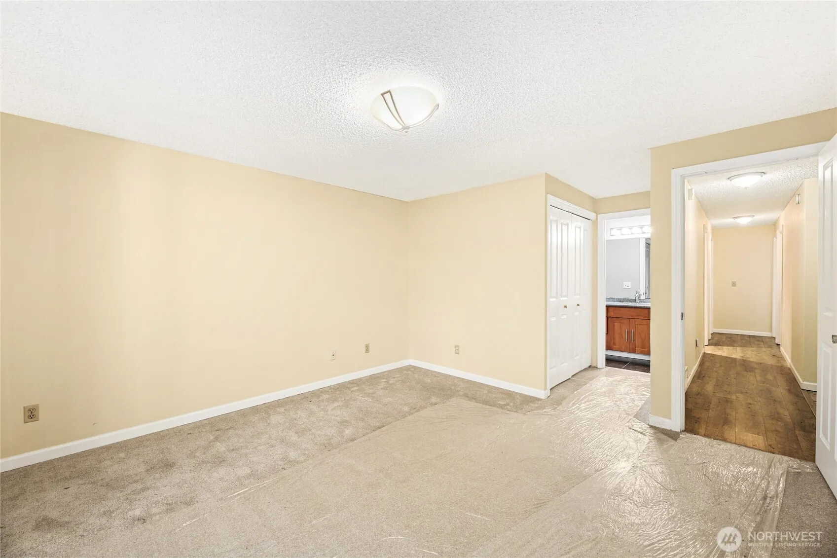 15604 SE 42nd Place , Bellevue, WA 98006