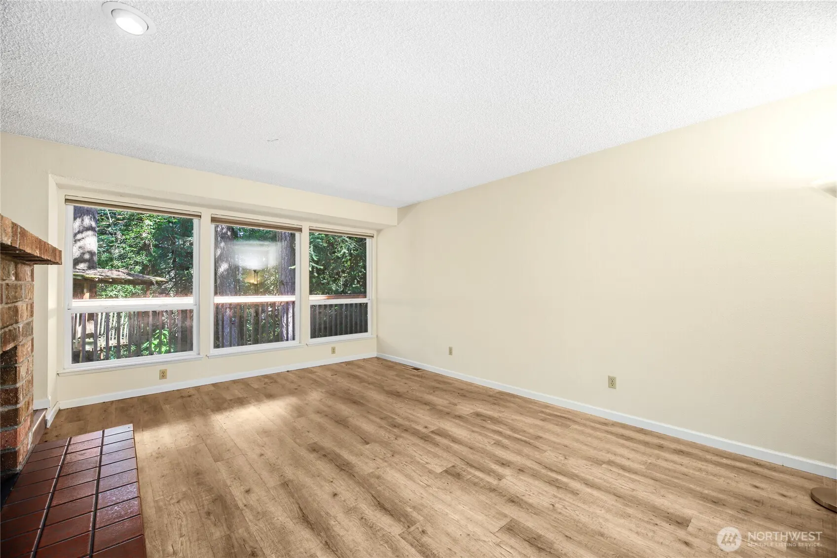 15604 SE 42nd Place , Bellevue, WA 98006