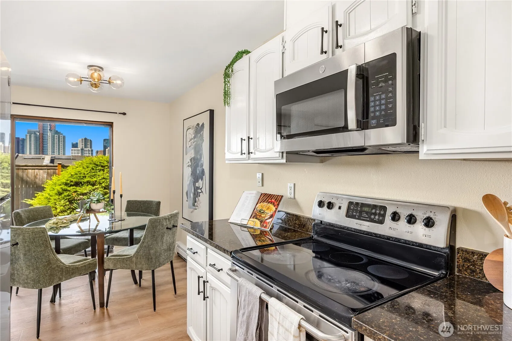 717 122nd Avenue NE #B1, Bellevue, WA 98005