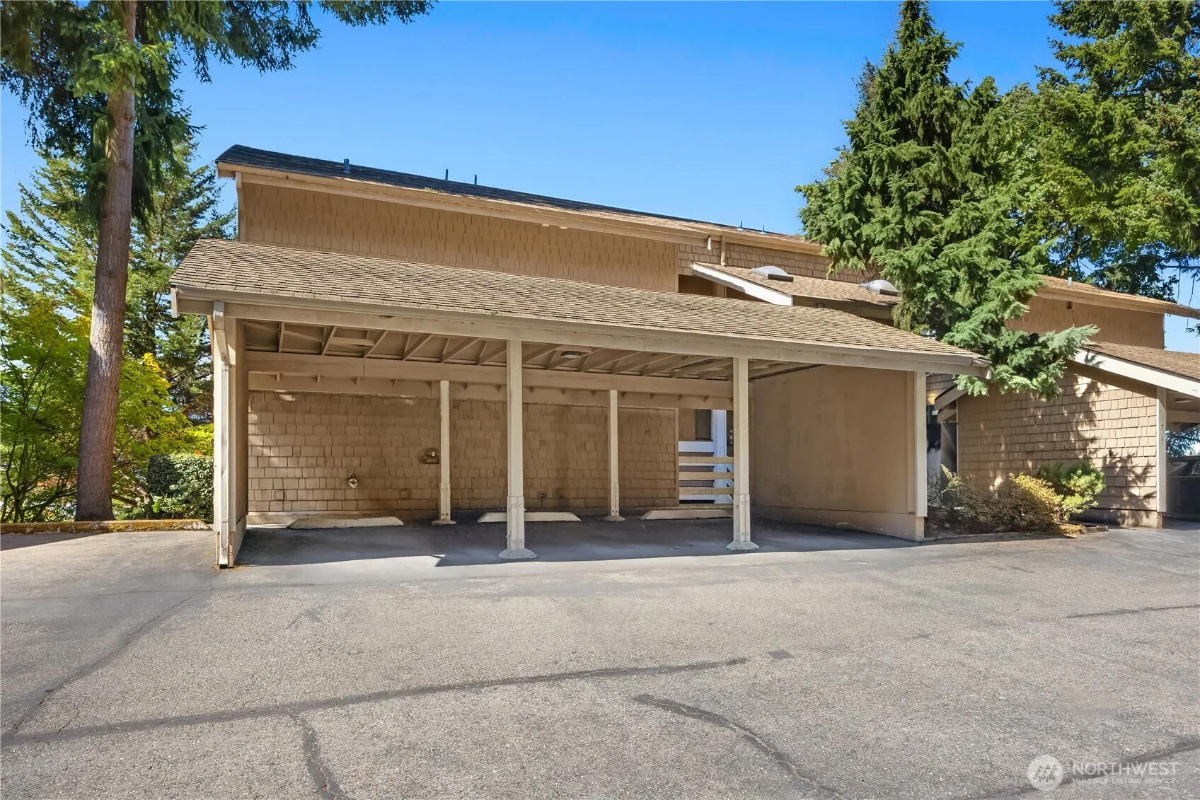 717 122nd Avenue NE #B1, Bellevue, WA 98005