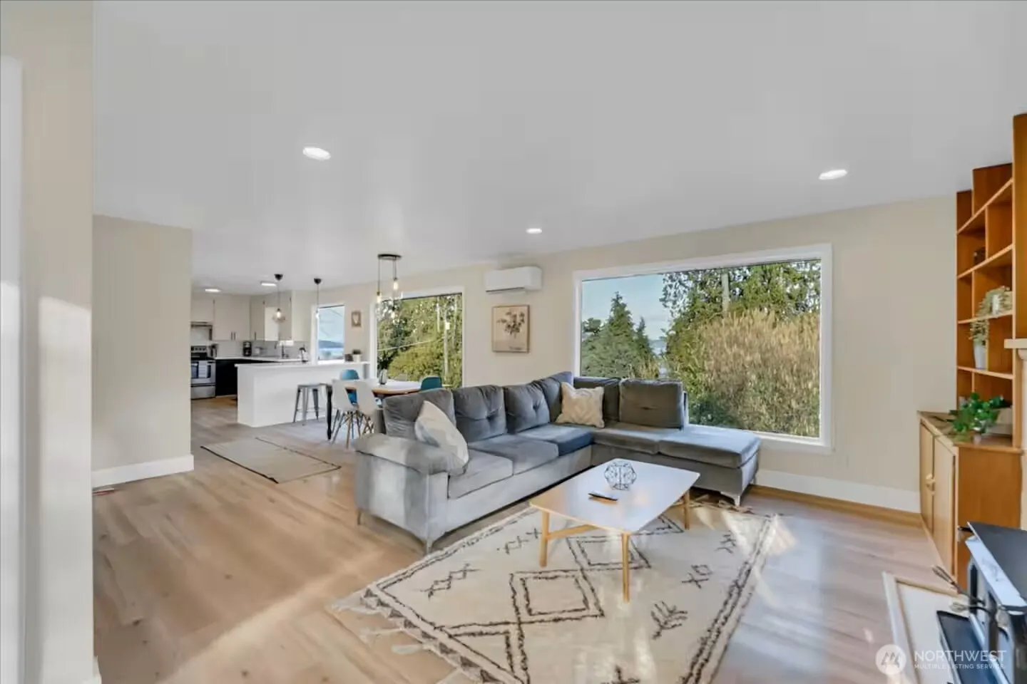 7528 S Lakeridge Dr , Seattle, WA 98178