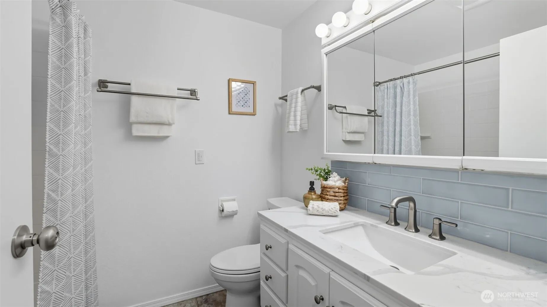 2411 S 248th Street #D33, Kent, WA 98032