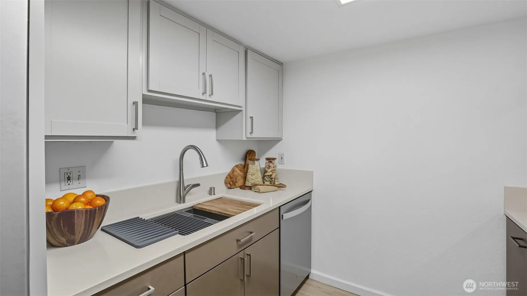 2411 S 248th Street #D33, Kent, WA 98032