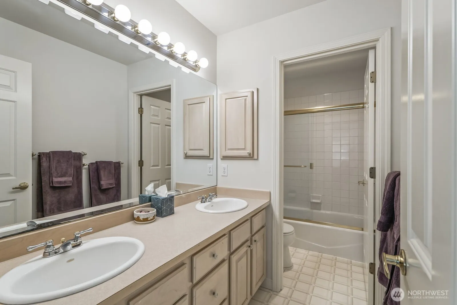 21460 NE 143rd Street , Woodinville, WA 98077-5124