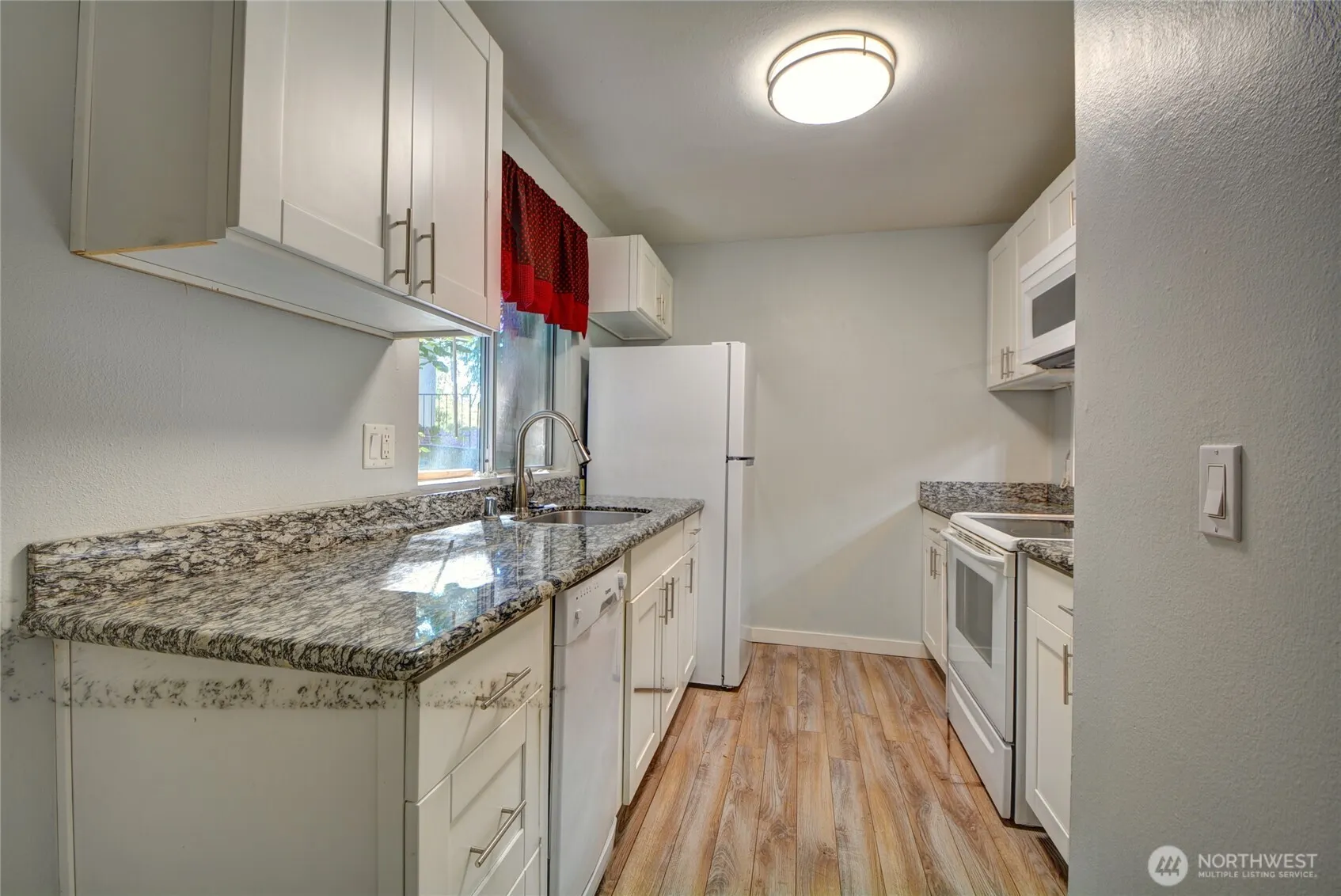 4807 180th Street SW #E105, Lynnwood, WA 98037