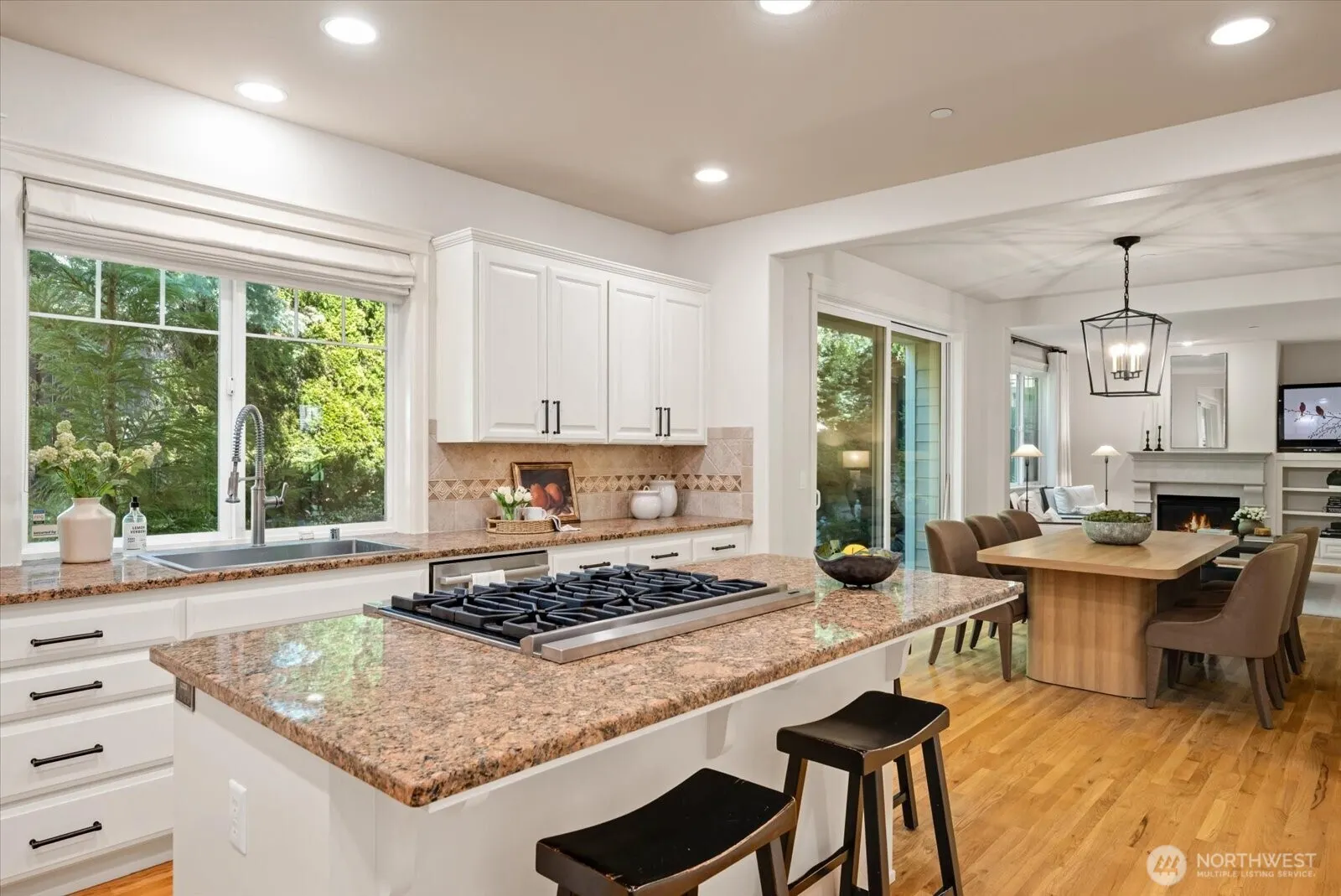 15542 NE 106th Way , Redmond, WA 98052