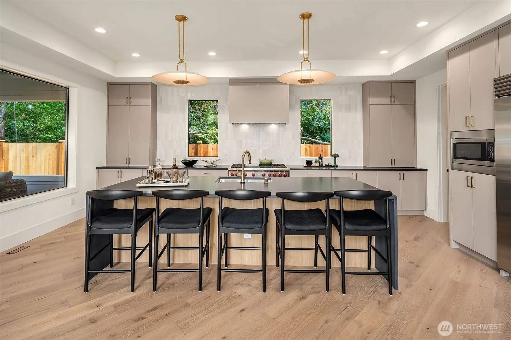 1613 165th Avenue NE, Bellevue, WA 98008