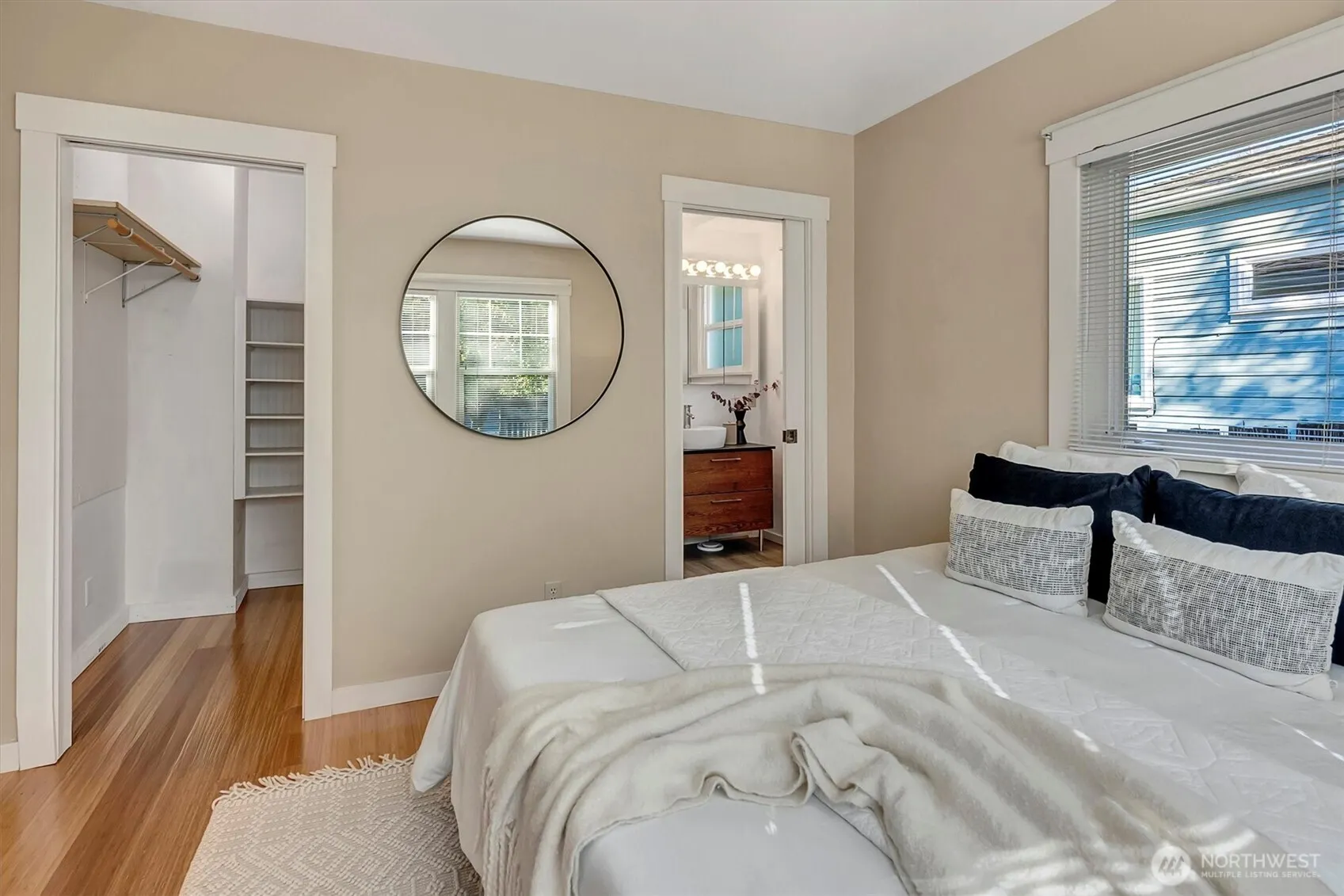 6021 45th Avenue SW, Seattle, WA 98136