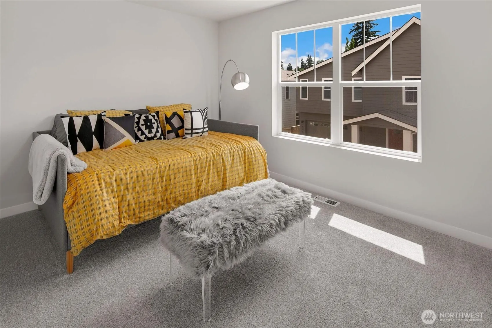 563 SW 97th Street #76, Seattle, WA 98106