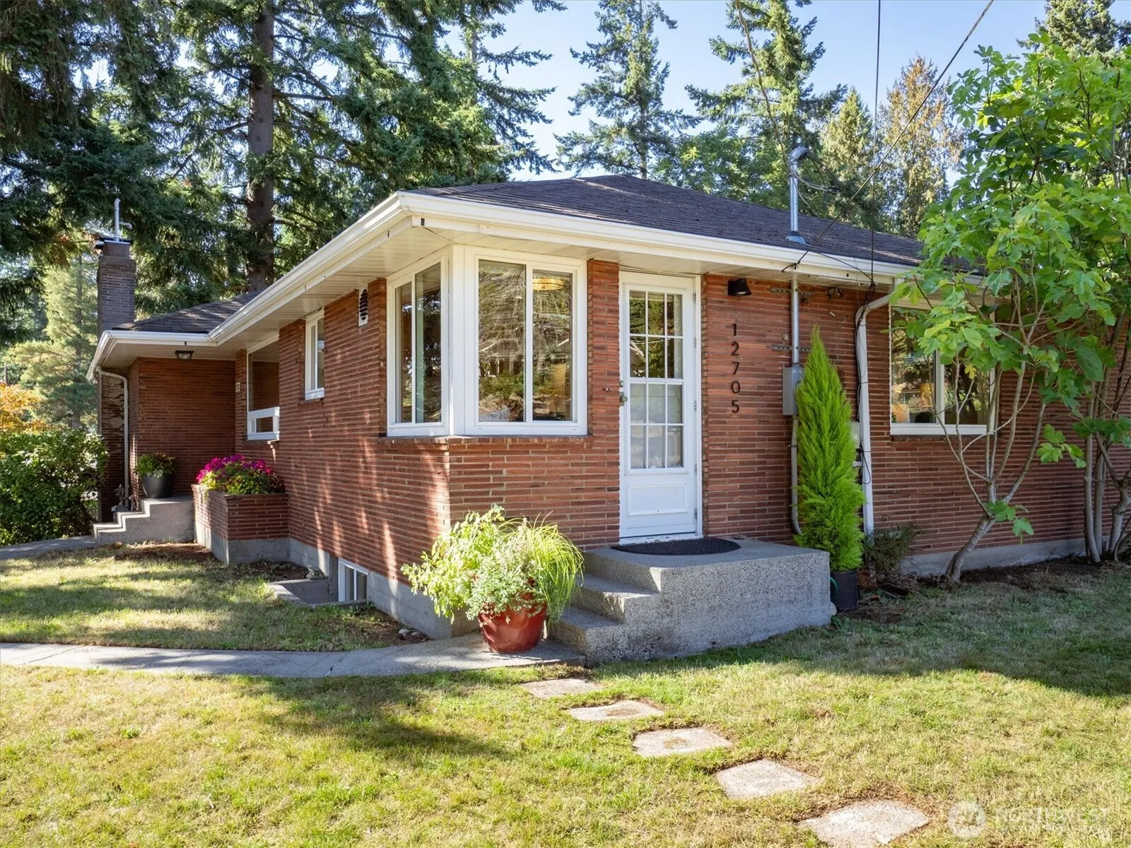 12705 2nd Avenue NW, Seattle, WA 98177