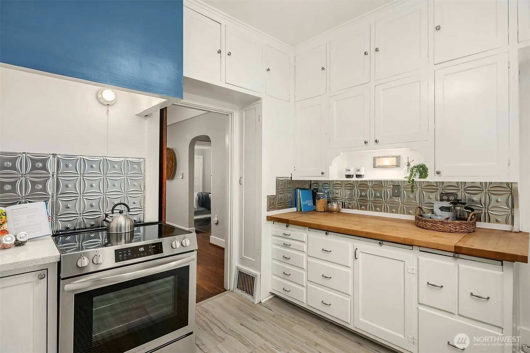 2131 N 62nd Street , Seattle, WA 98103