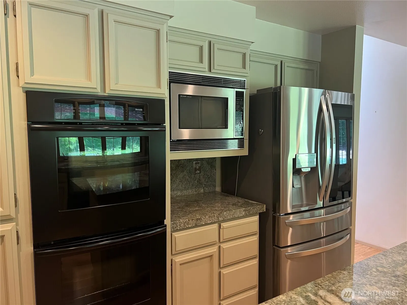 3650 116th Avenue NE, Bellevue, WA 98004
