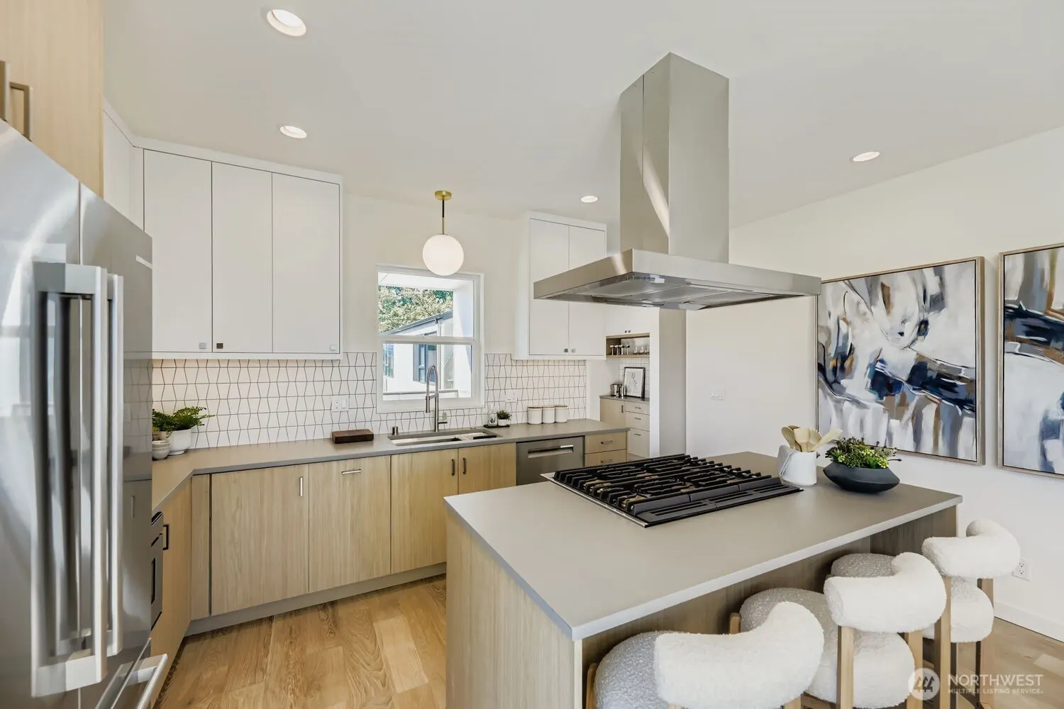 5717 35th Avenue NE, Seattle, WA 98105