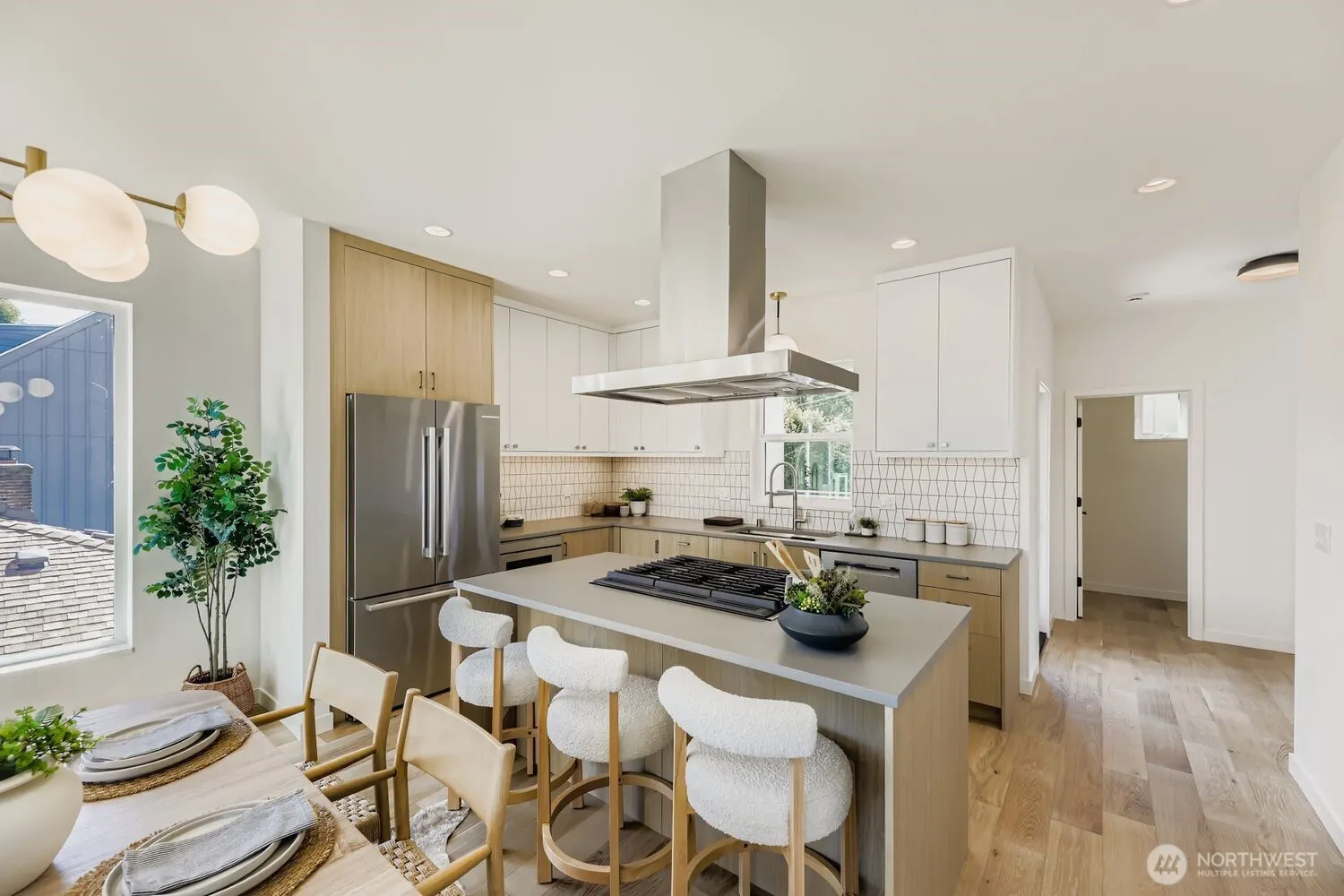 5717 35th Avenue NE, Seattle, WA 98105