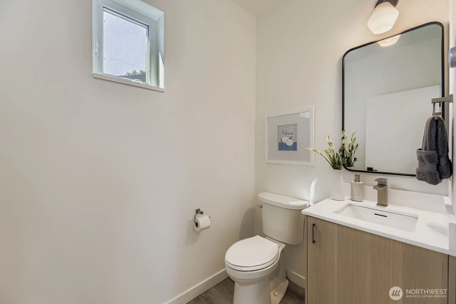 5717 35th Avenue NE, Seattle, WA 98105