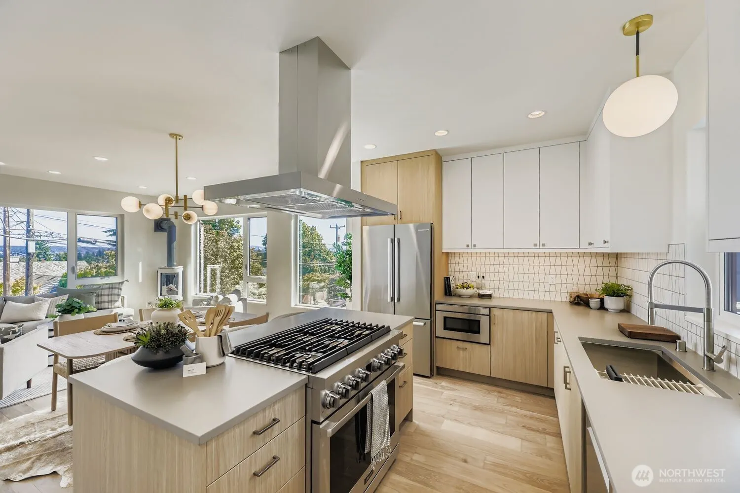 5717 35th Avenue NE, Seattle, WA 98105