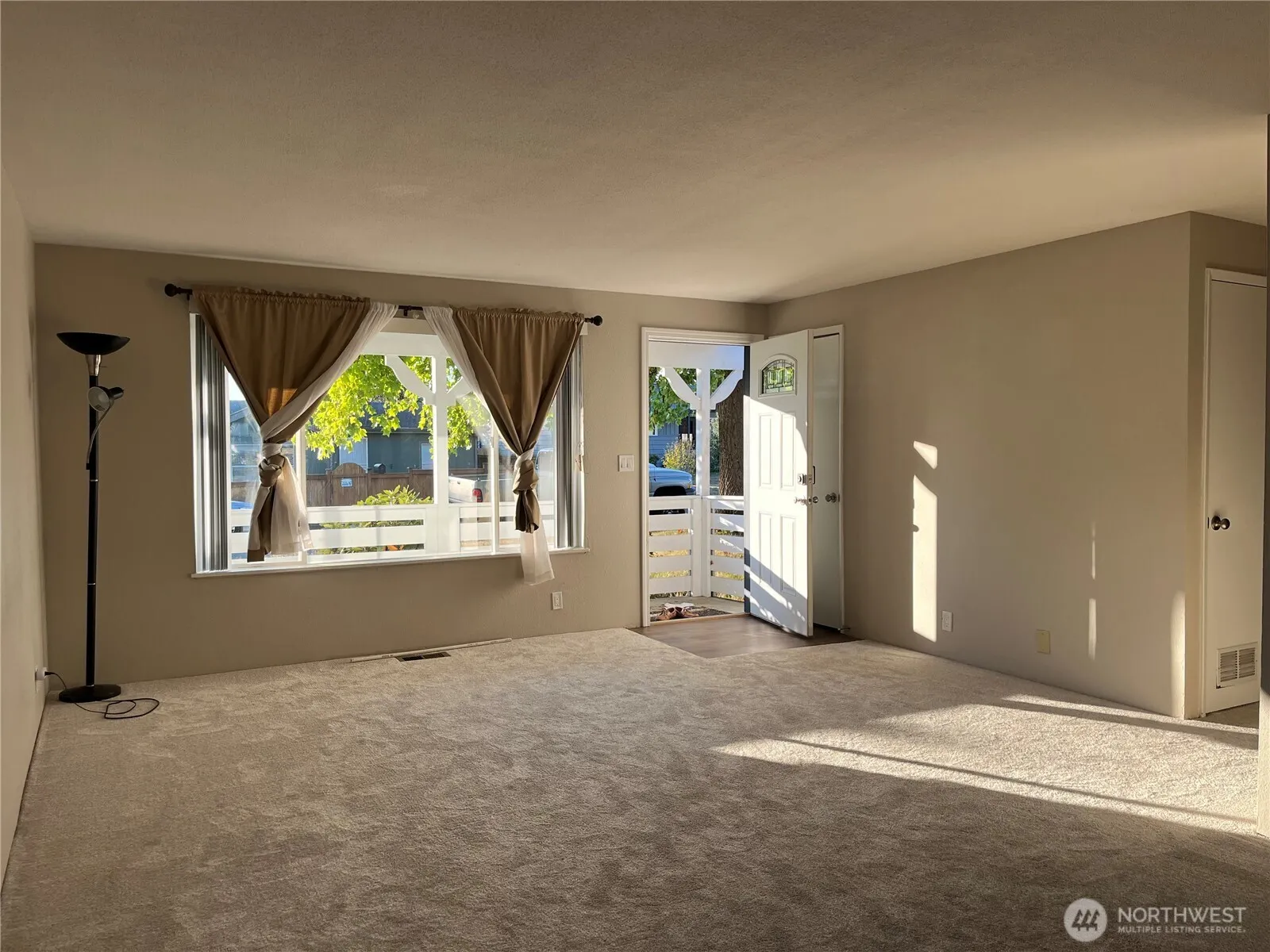 22928 105th Avenue SE, Kent, WA 98031