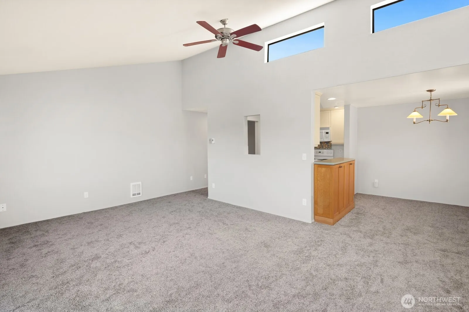 6652 Parkpoint Way NE #D-311, Seattle, WA 98115-7847