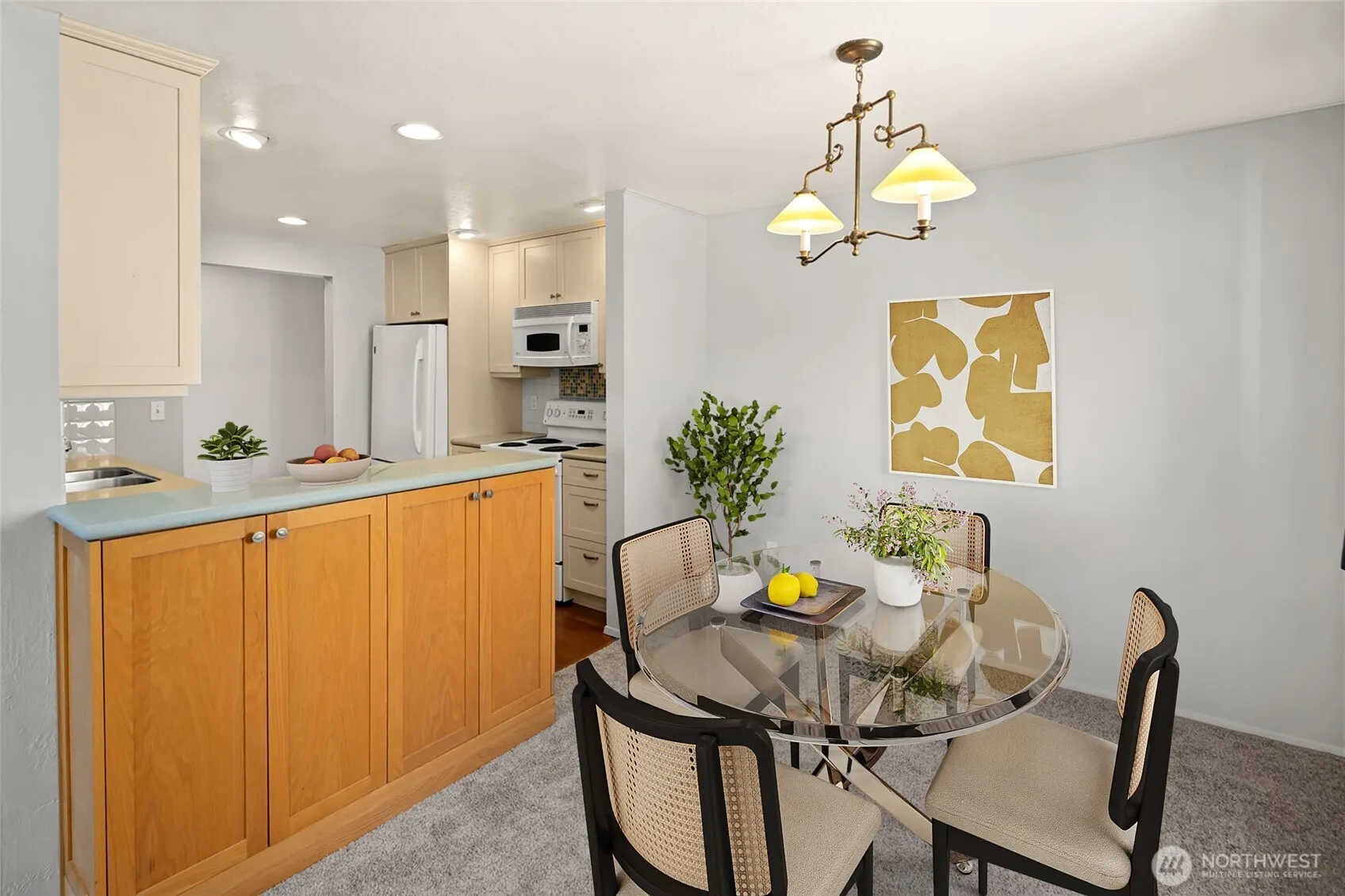 6652 Parkpoint Way NE #D-311, Seattle, WA 98115-7847