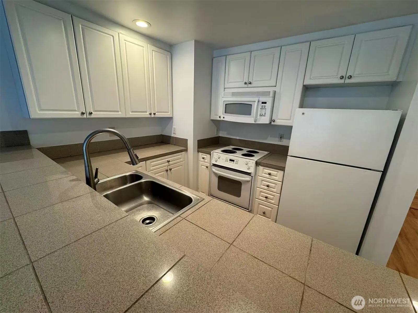 321 10th Avenue S #507, Seattle, WA 98104