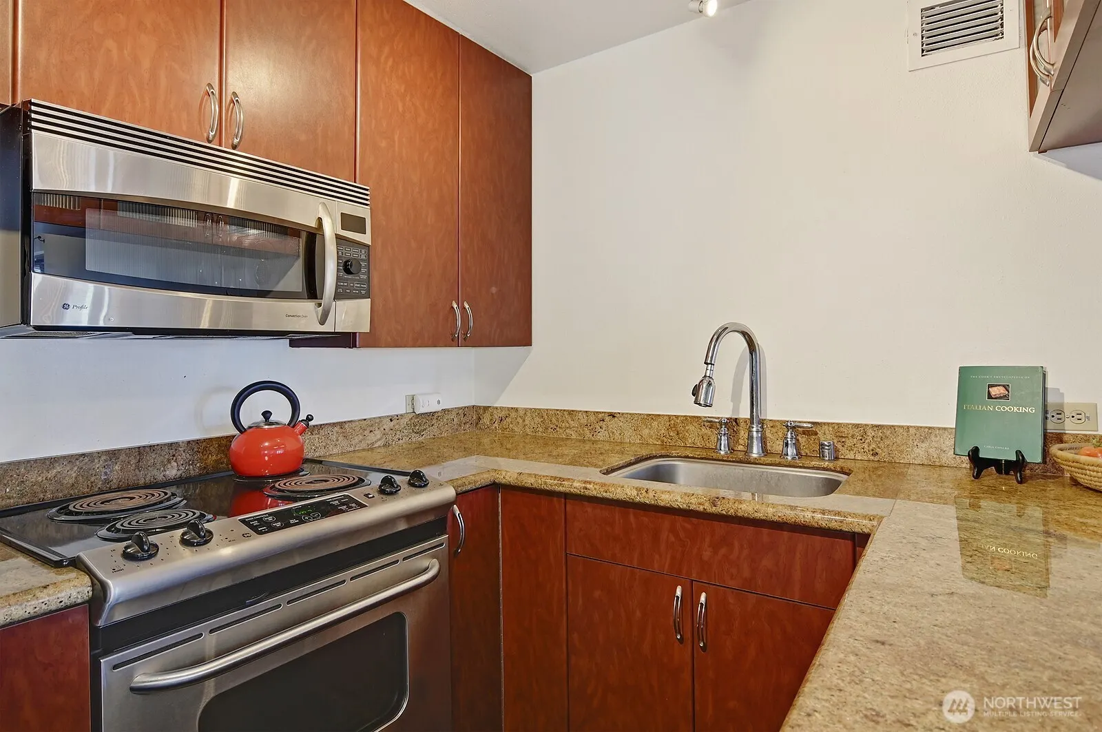 1105 Spring Street #709, Seattle, WA 98104
