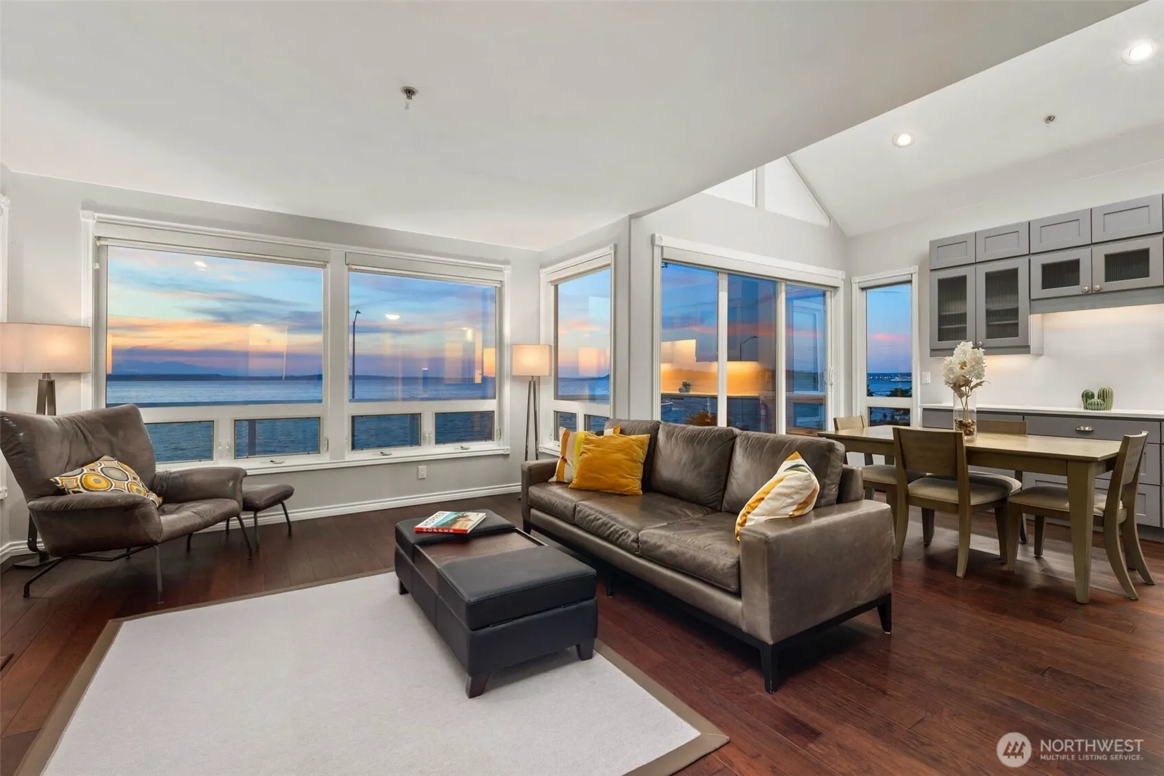 1594 Alki Avenue SW #302, Seattle, WA 98116