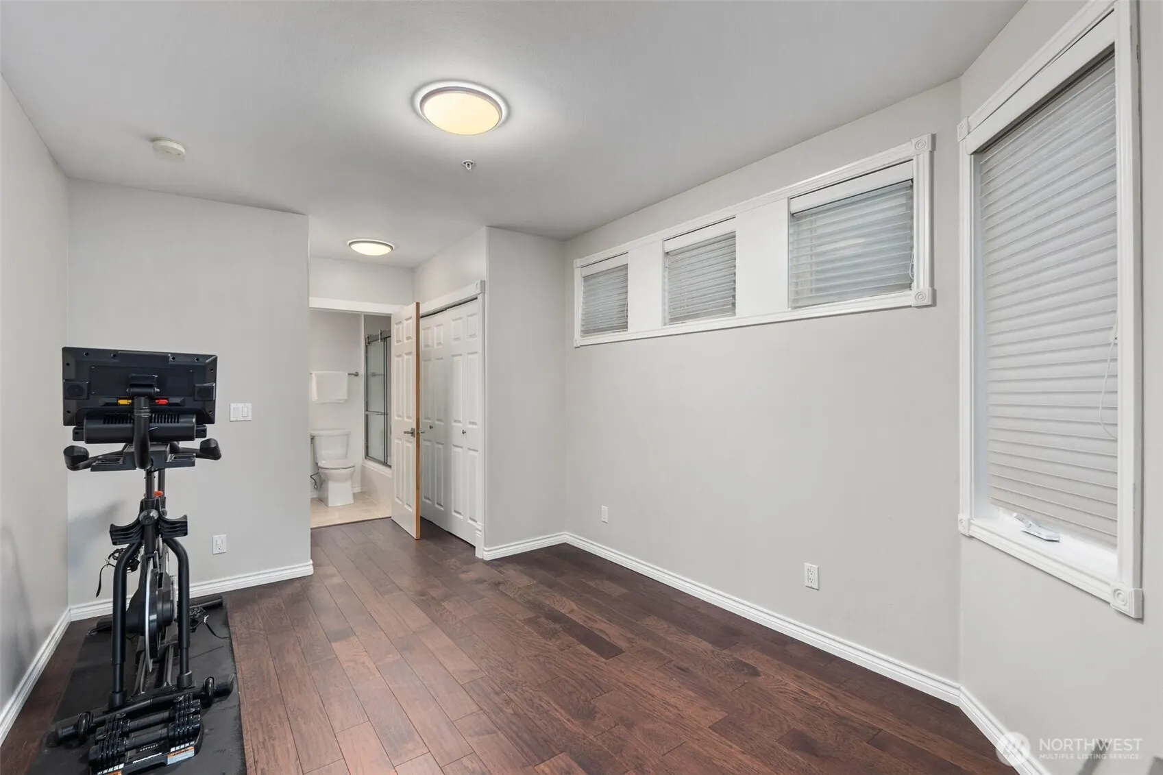 1594 Alki Avenue SW #302, Seattle, WA 98116