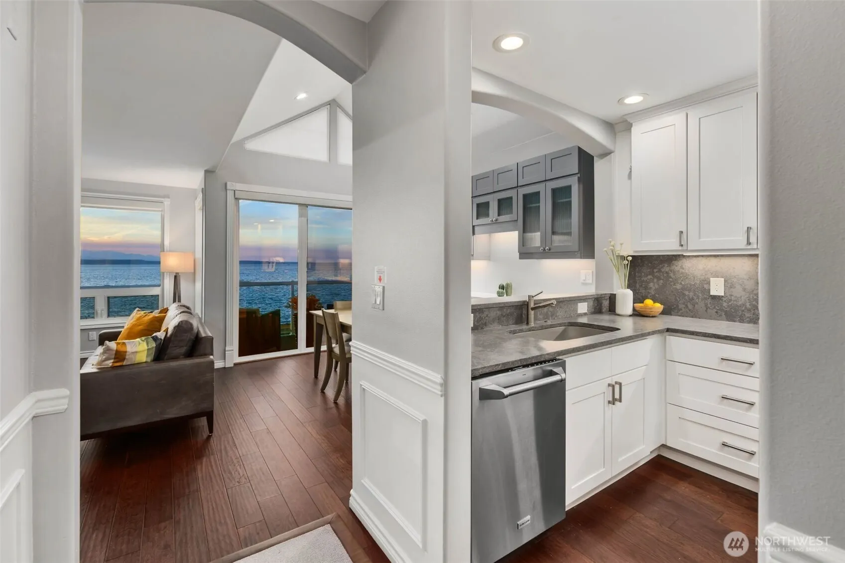 1594 Alki Avenue SW #302, Seattle, WA 98116