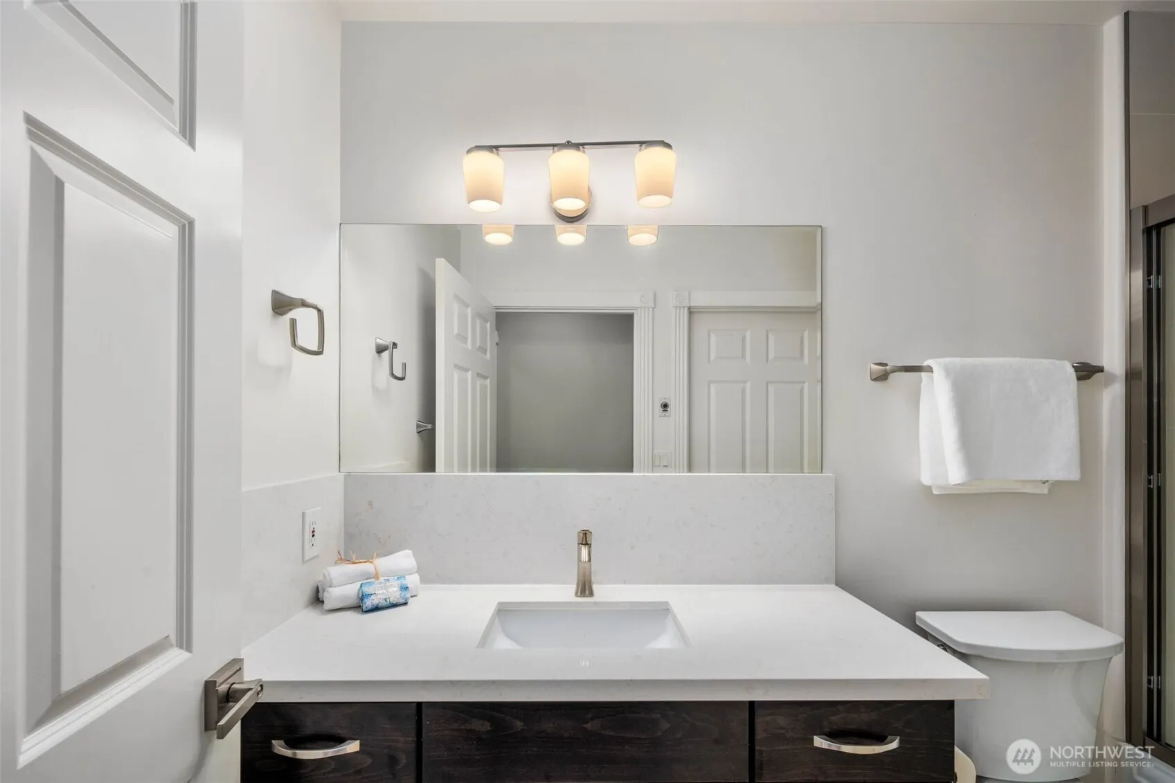 1594 Alki Avenue SW #302, Seattle, WA 98116