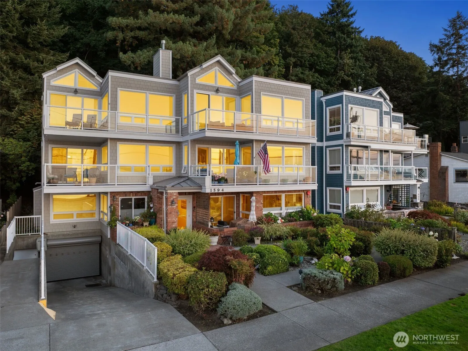 1594 Alki Avenue SW #302, Seattle, WA 98116
