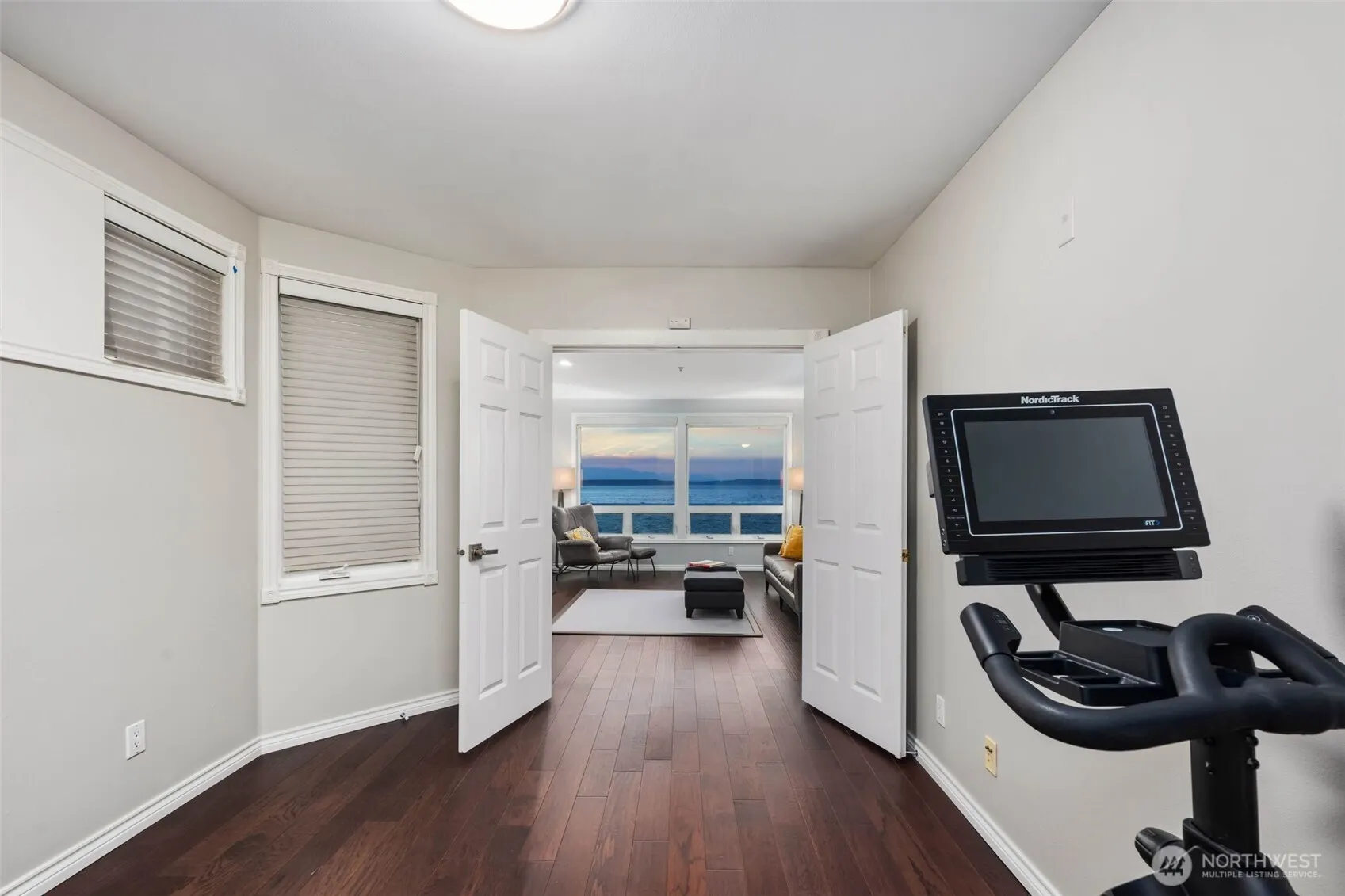 1594 Alki Avenue SW #302, Seattle, WA 98116