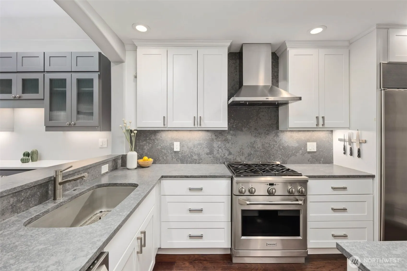 1594 Alki Avenue SW #302, Seattle, WA 98116
