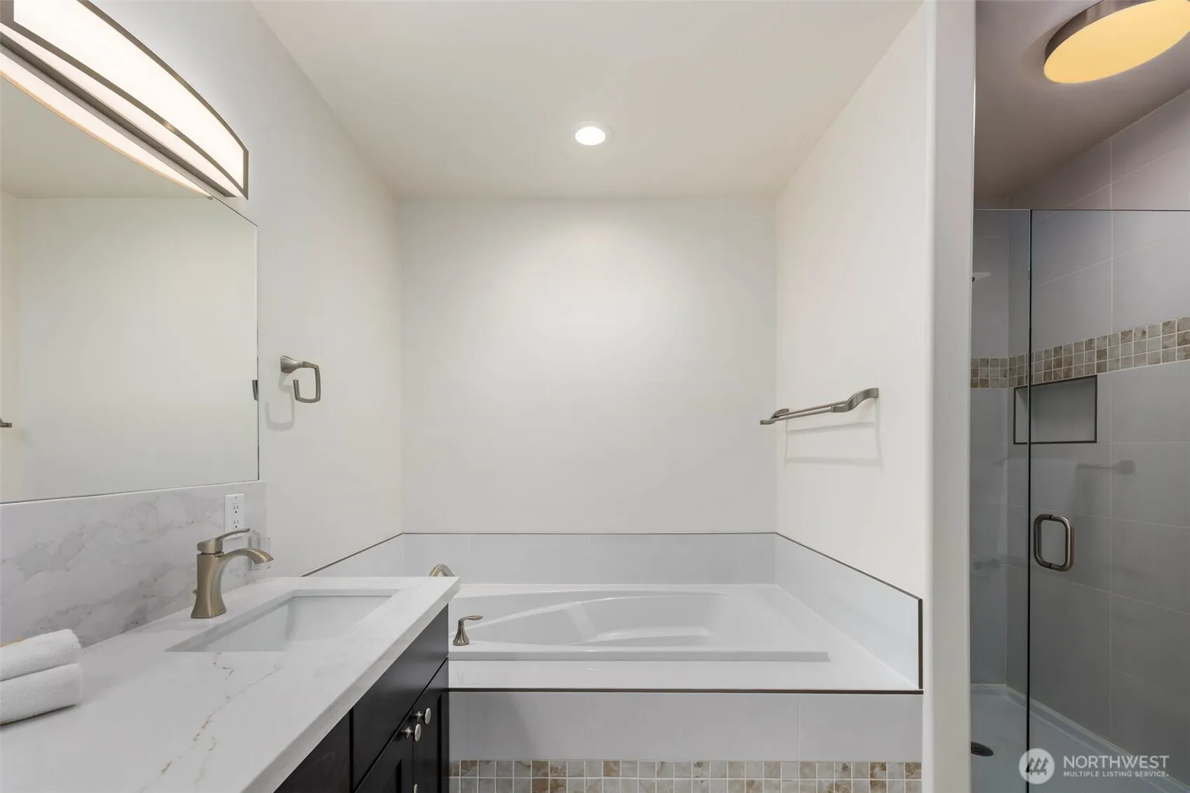 1594 Alki Avenue SW #302, Seattle, WA 98116