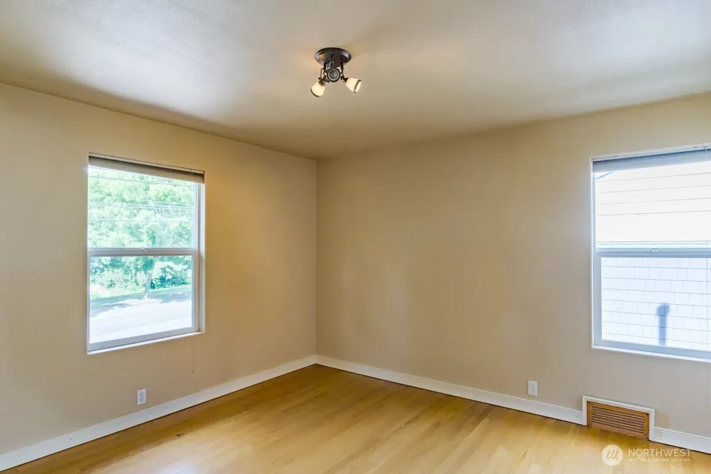 2115 N 92nd Street , Seattle, WA 98103