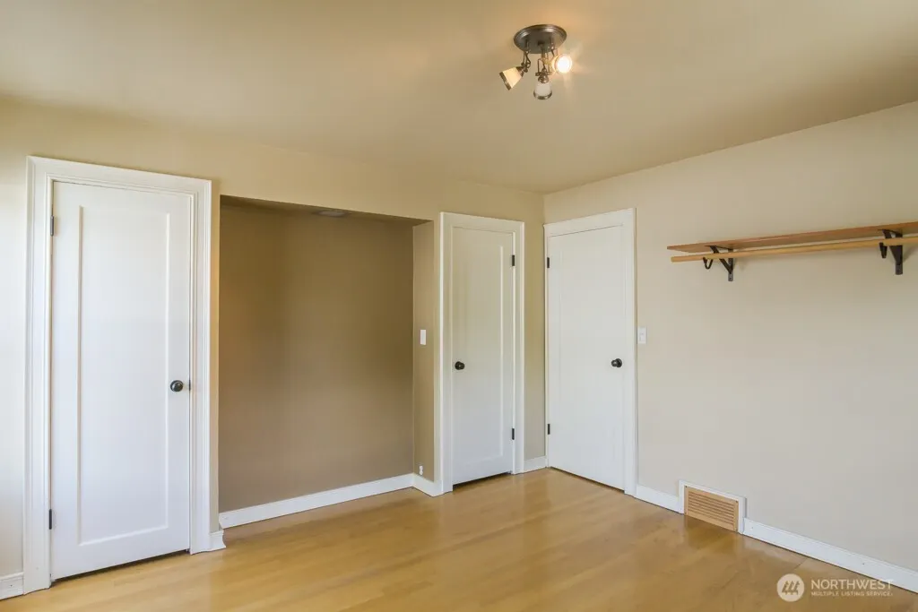2115 N 92nd Street , Seattle, WA 98103
