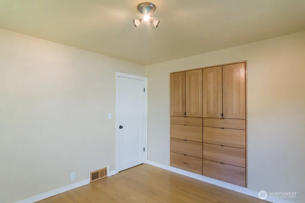 2115 N 92nd Street , Seattle, WA 98103