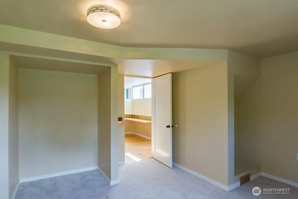 2115 N 92nd Street , Seattle, WA 98103