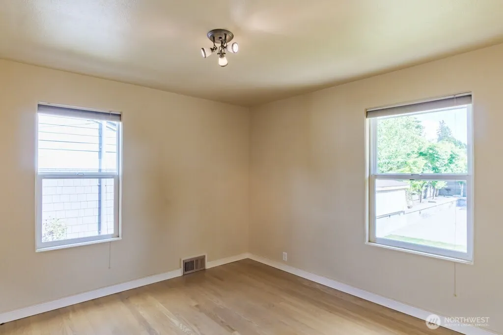 2115 N 92nd Street , Seattle, WA 98103
