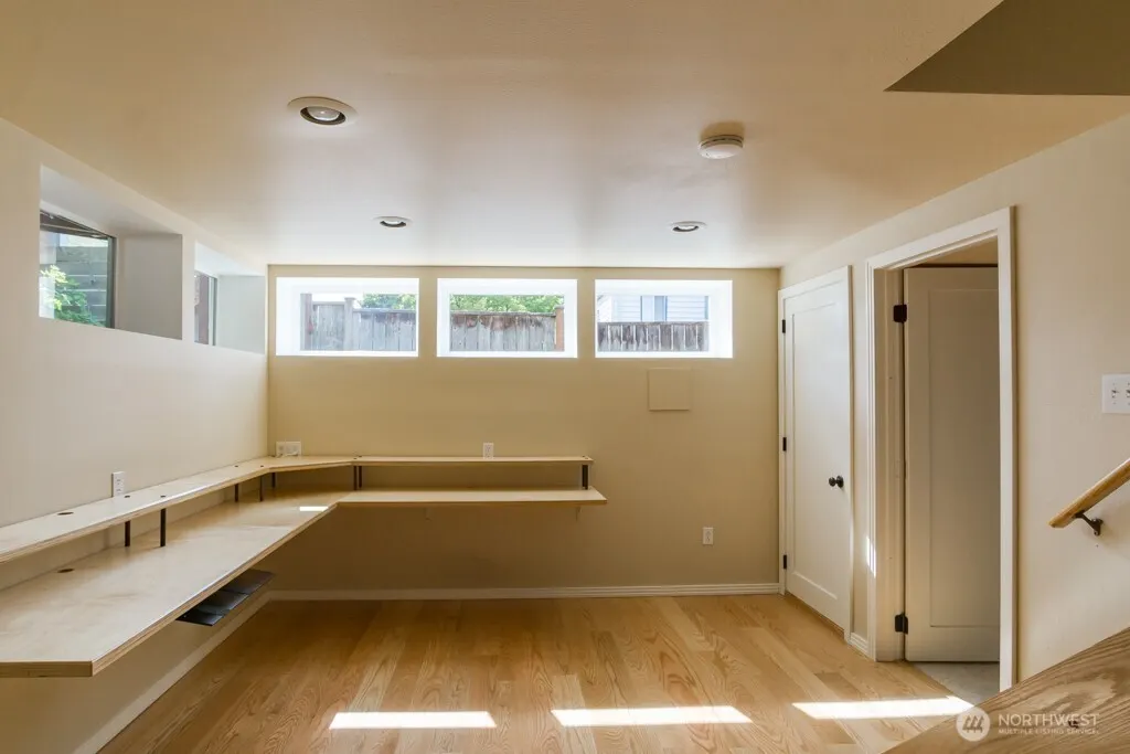 2115 N 92nd Street , Seattle, WA 98103